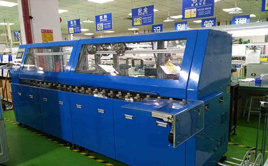 自動(dòng)剝皮刷扭編織包銅箔去鋁箔機(jī)現(xiàn)場(chǎng)圖片 自動(dòng)剝皮刷扭編織包銅箔去鋁箔機(jī)現(xiàn)場(chǎng)圖片